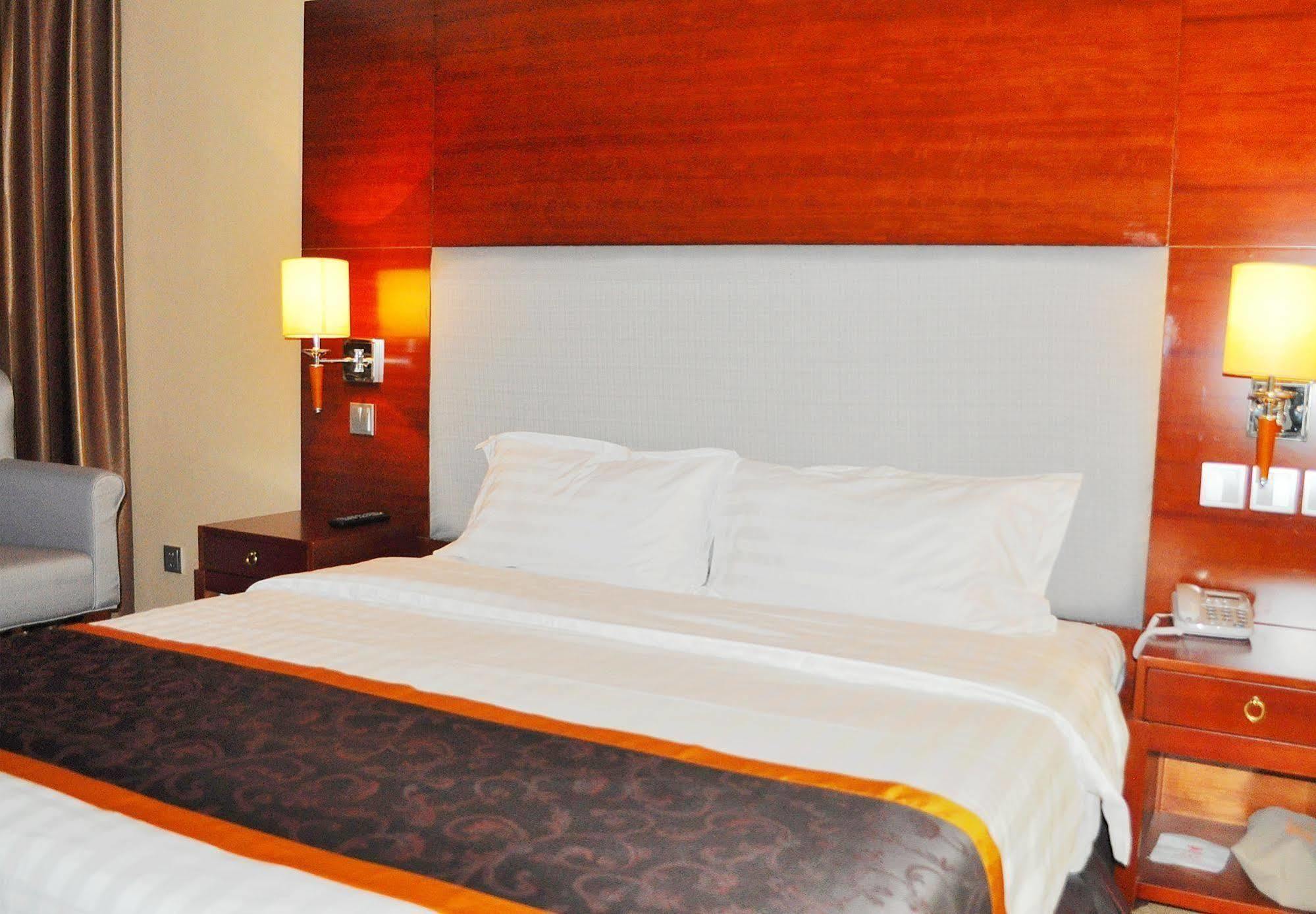 Changchun Ya Tai Hotel Exterior foto